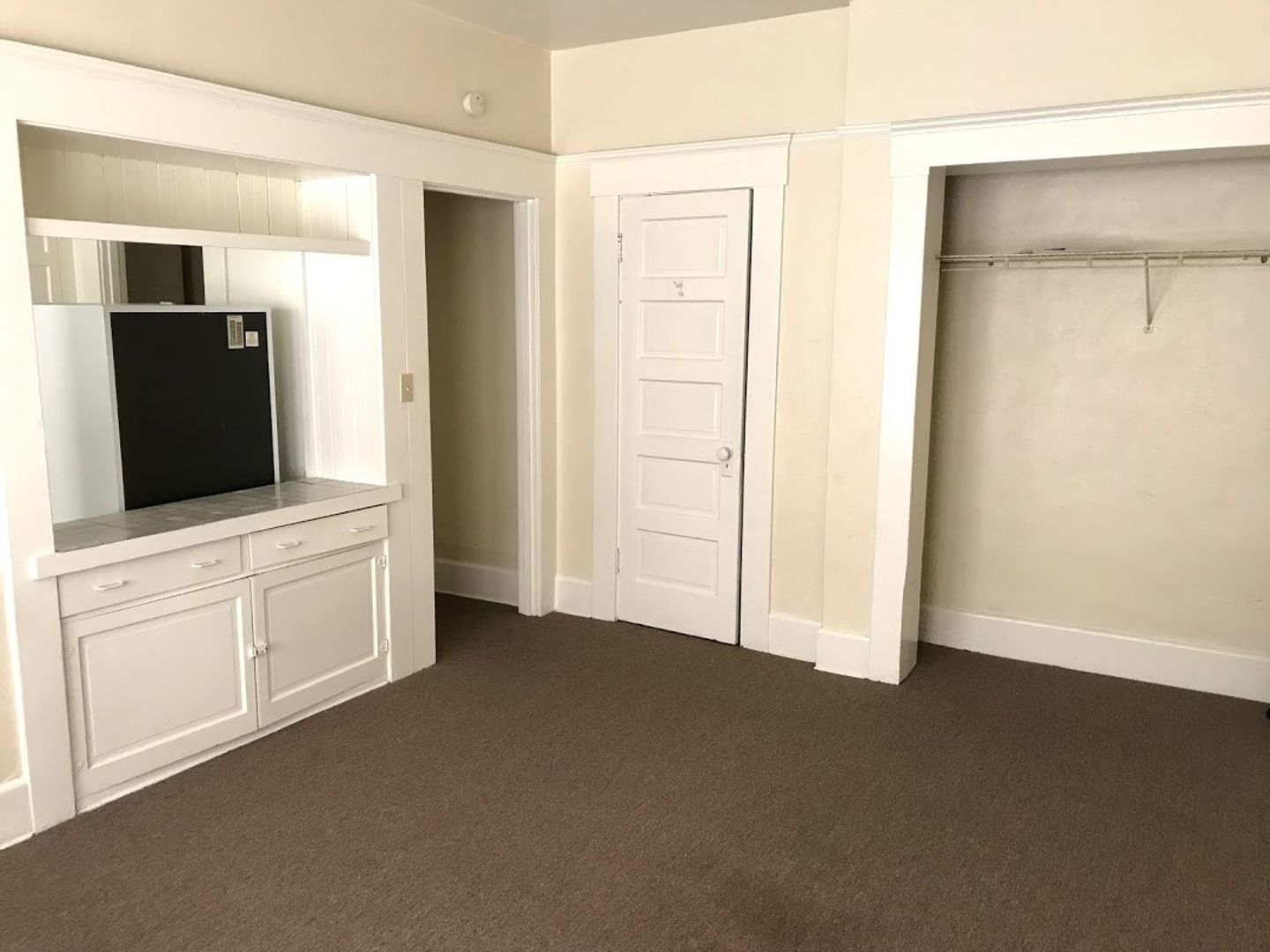 9TH AVENUE APARTMENTS