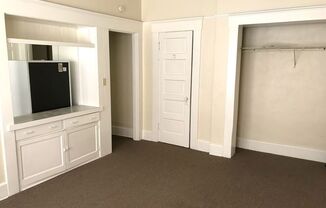 Studio, 1 bath, 450 sqft, $1,495, Unit 5