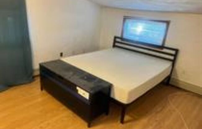 Erez Almog - Gilmore Street