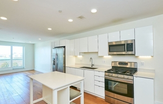 1 bed, 1 bath, 700 sqft, $2,900, Unit 402
