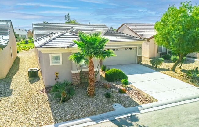 GOLF COURSE VIEWS & SOLAR PANELS! 55+ COMMUNITY AT SUN CITY ALIANTE - SINGLE-STORY 2-BEDROOM + CASITA!