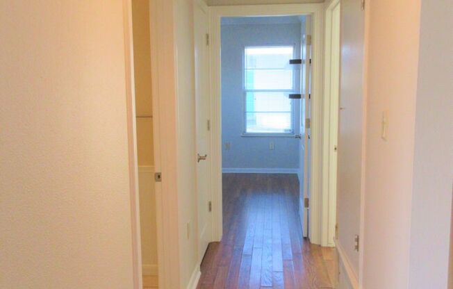 2 beds, 1 bath, $2,195