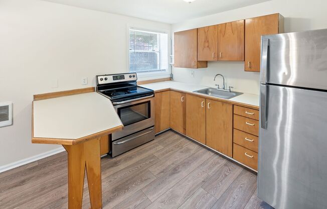 Studio, 1 bath, 400 sqft, $1,150, Unit 04