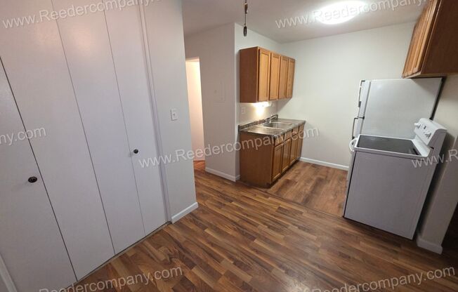 Spacious 1 bedroom condo in Highland