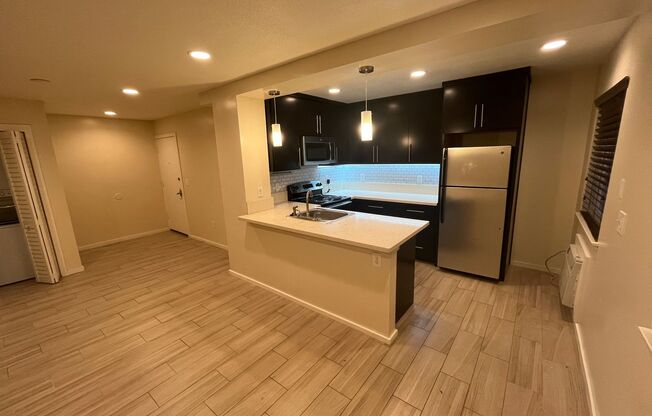 2 beds, 1 bath, 735 sqft, $1,795