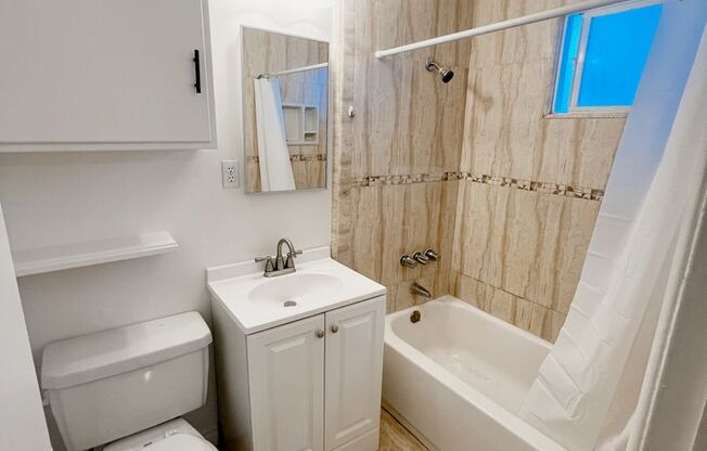 328-330 N. Curtis Avenue