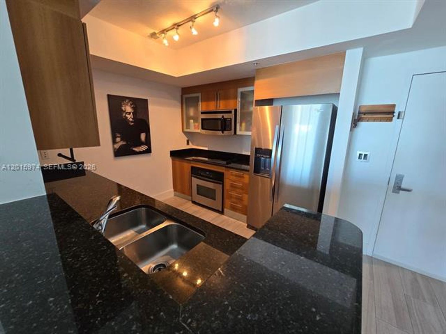 2 beds, 2 baths, 1,227 sqft, $4,400, Unit 325 S Biscayne Blvd # 3719