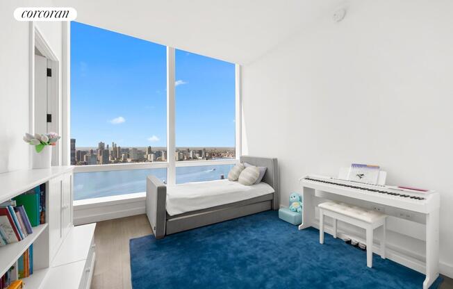 3 beds, 3.5 baths, 2,290 sqft, $35,000, Unit 44W