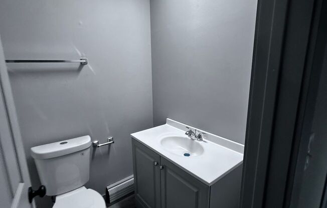 3 beds, 1 bath, 1,000 sqft, $1,650, Unit 3014 2N