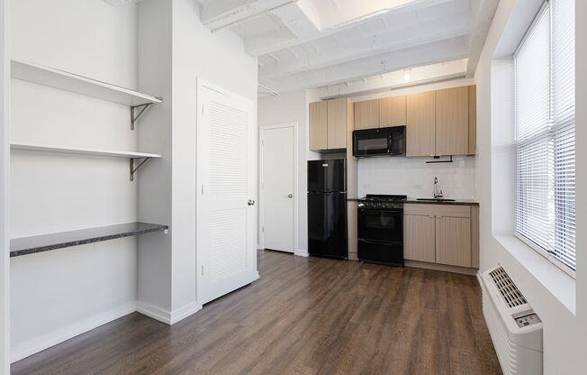 Studio, 1 bath, 172 sqft, $1,350, Unit 409