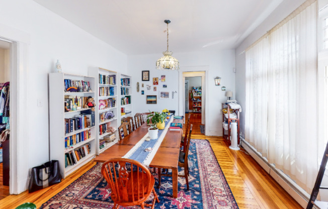 Large Science Hill 3BR with Dual Balcony Access
