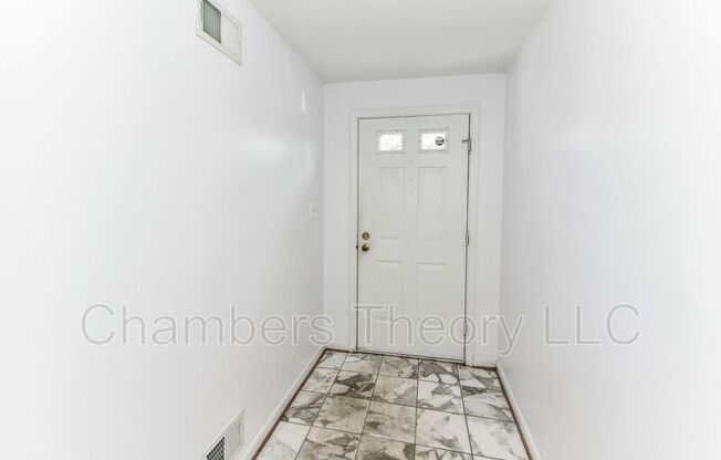 1460 N Quinn St