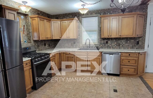 2 beds, 2 baths, 1,350 sqft, $2,000, Unit Unit #1 (Main House)