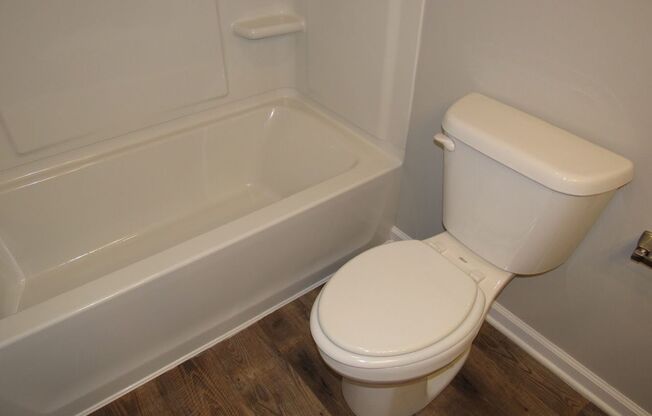 2 beds, 1 bath, 1,000 sqft, $1,025, Unit B 206