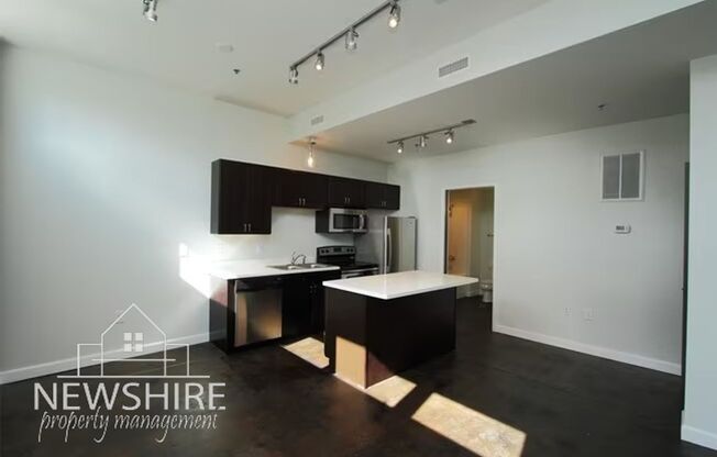 1 bed, 1 bath, 800 sqft, $1,150, Unit B