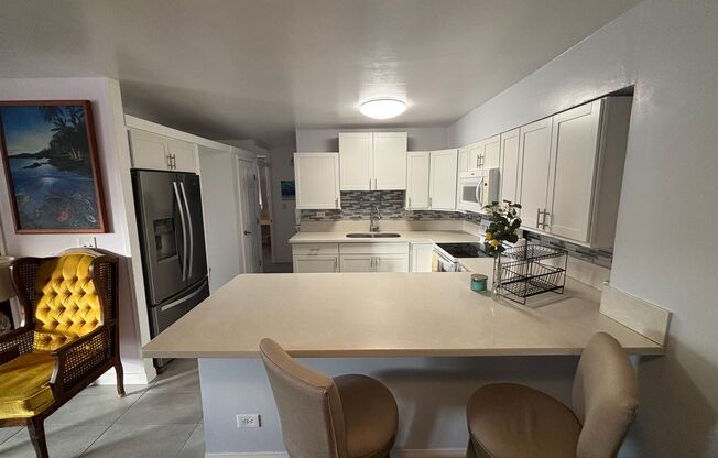 Governor Cleghorn - Waikiki - 2/1/1 - $3,000