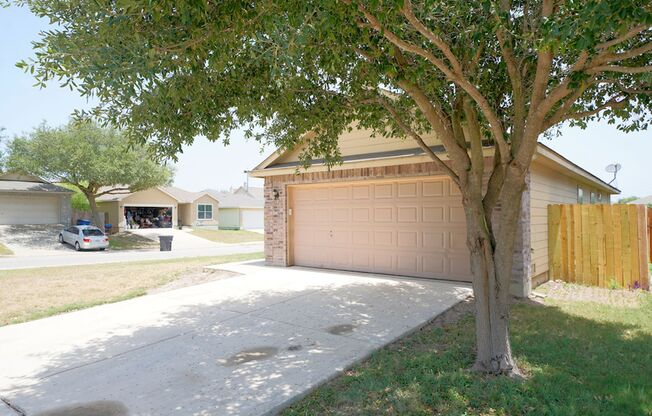 Great One-Story Home Near Lackland AFB Now Available! - Realtor Commission: $350