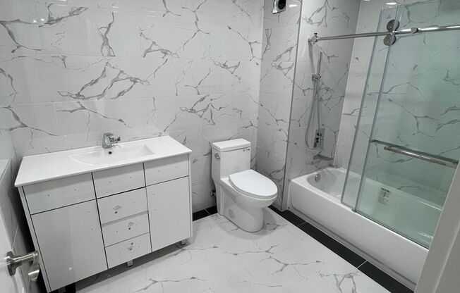 1 bed, 1 bath, 620 sqft, $1,870, Unit 222