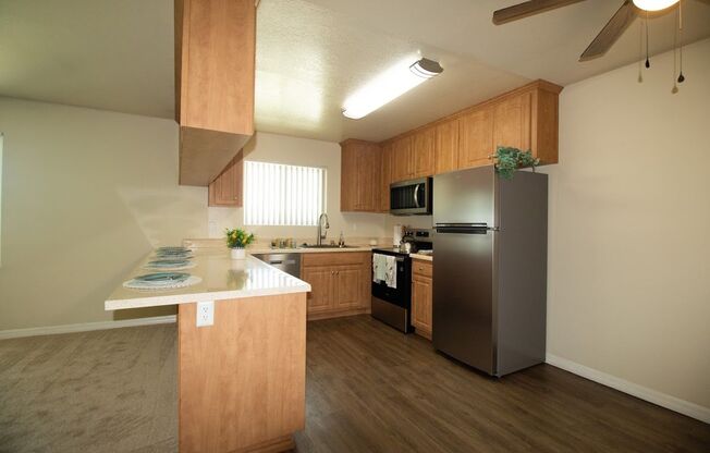 2 beds, 2 baths, 975 sqft, $2,900, Unit G-10