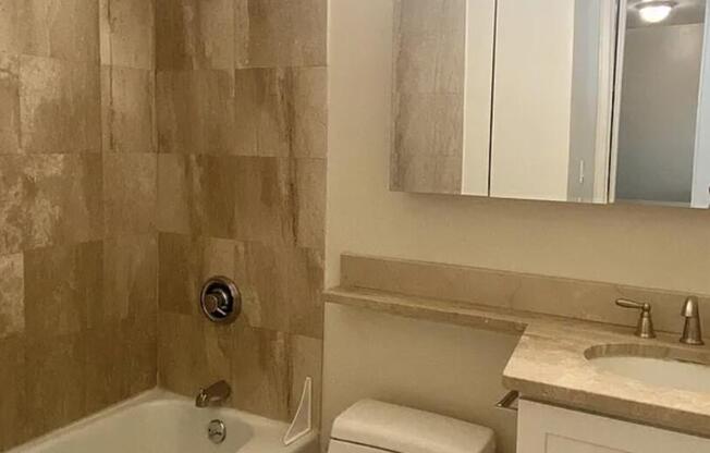1 bed, 1 bath, 585 sqft, $4,500, Unit 15H