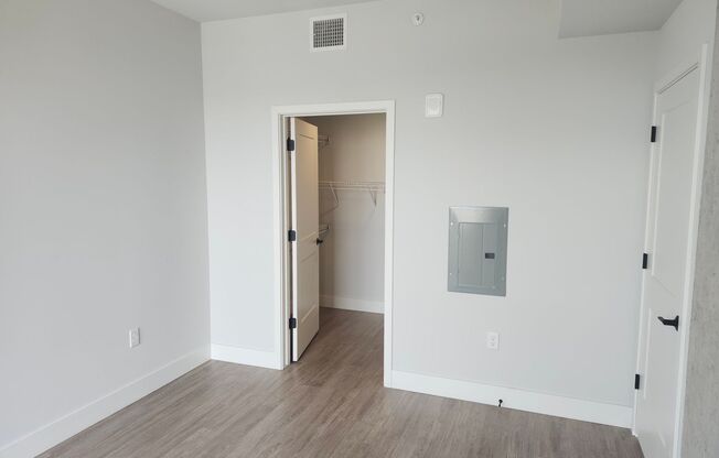 1 bed, 1 bath, 808 sqft, $2,585, Unit #921