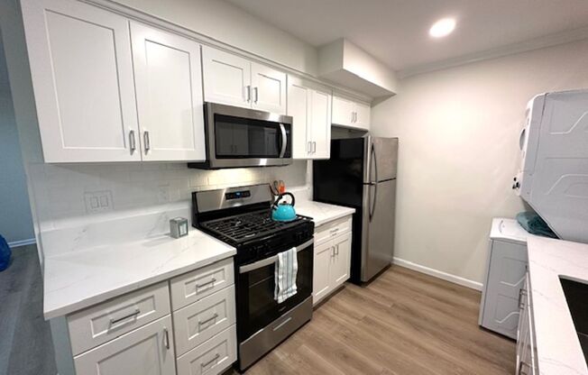 2 beds, 1 bath, 1,000 sqft, $2,895, Unit #8