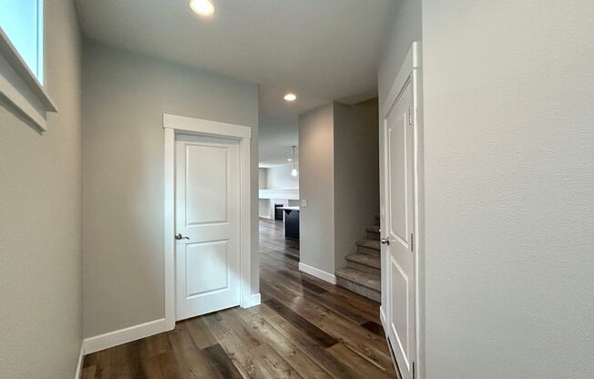 3 beds, 2.5 baths, $2,800