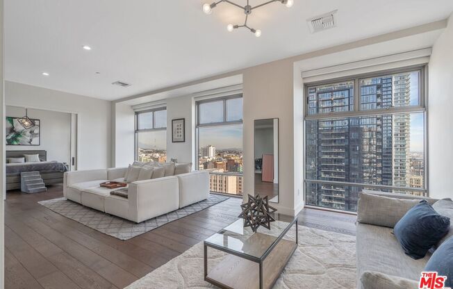 3 beds, 3 baths, 2,123 sqft, $6,000, Unit 1910