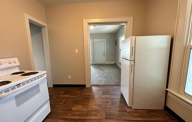 3 beds, 1 bath, 978 sqft, $1,400, Unit 1