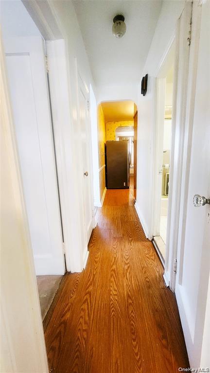 2 beds, 1 bath, 2,332 sqft, $3,000