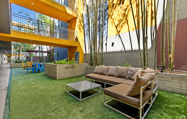 Apartments in Northridge, CA