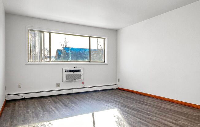 1 bed, 1 bath, 553 sqft, $949, Unit 101