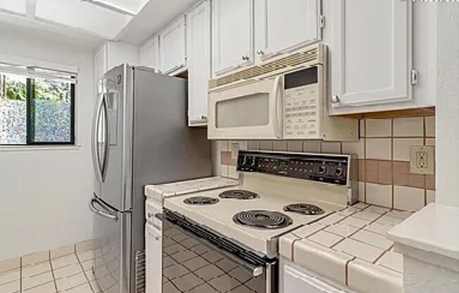 1 bed, 1 bath, $2,950