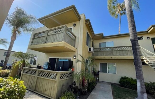 Clean-Remodeled 2 bed, 1-1/2 bath Gated Condo in El Cajon