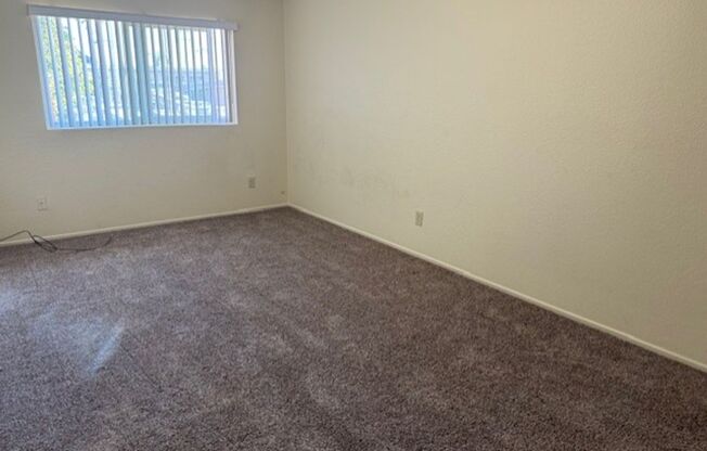 2 beds, 1 bath, 900 sqft, $2,495, Unit UNIT F