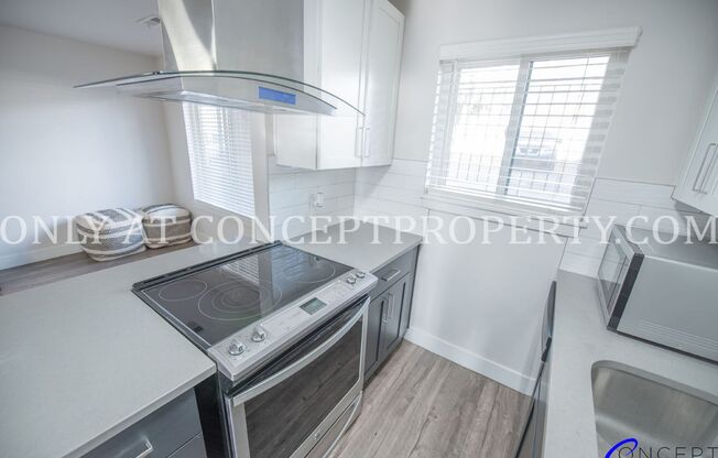 1 bed, 1 bath, 594 sqft, $1,149, Unit 04