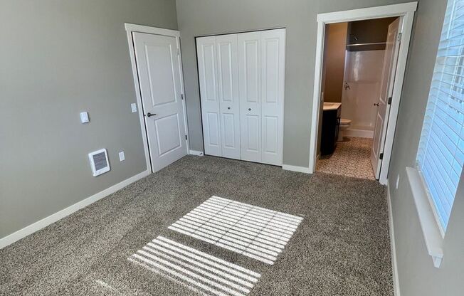 2 beds, 2 baths, 963 sqft, $1,995, Unit 204