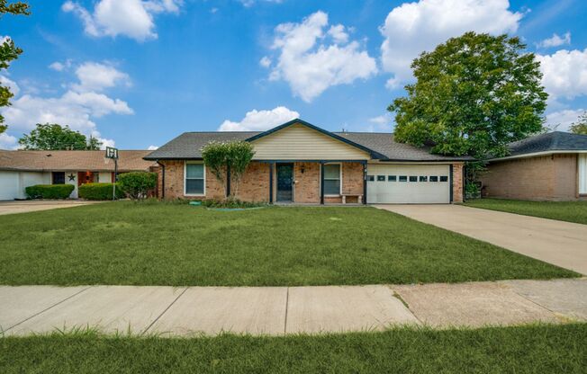 Freshly Renovated 3 Bedroom House in Plano!
