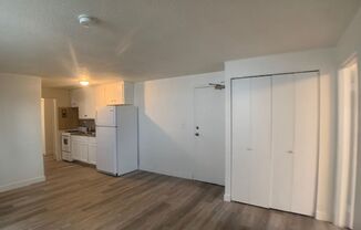 2 beds, 1 bath, $1,350, Unit Unit 2