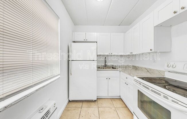 1 bed, 1 bath, 450 sqft, $1,500, Unit 18