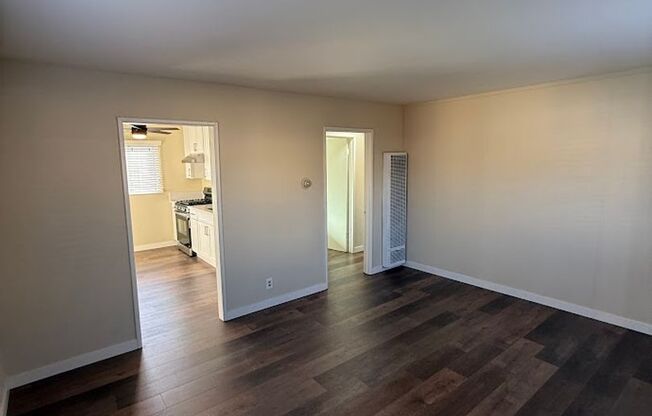 Remodeled 2 Bedroom, 1 Bathroom Unit (back side of duplex) in Sylmar! Ready for Move-In!