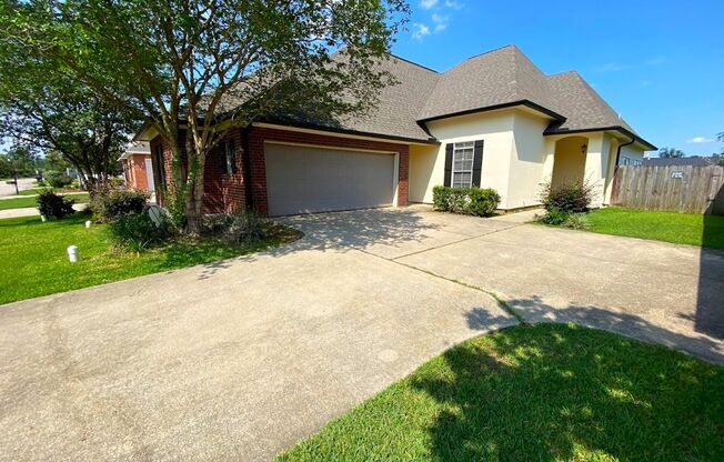 Available for Rent: 3-Bedroom House in Lafitte Landing - 2131 La Cache Drive, Lake Charles, LA 70601