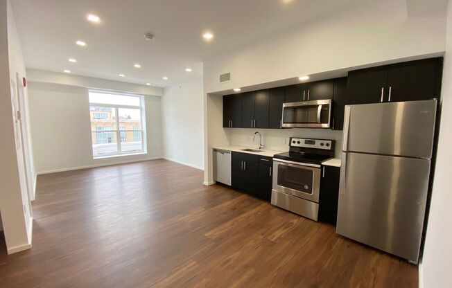1 bed, 1 bath, 518 sqft, $1,820, Unit 707