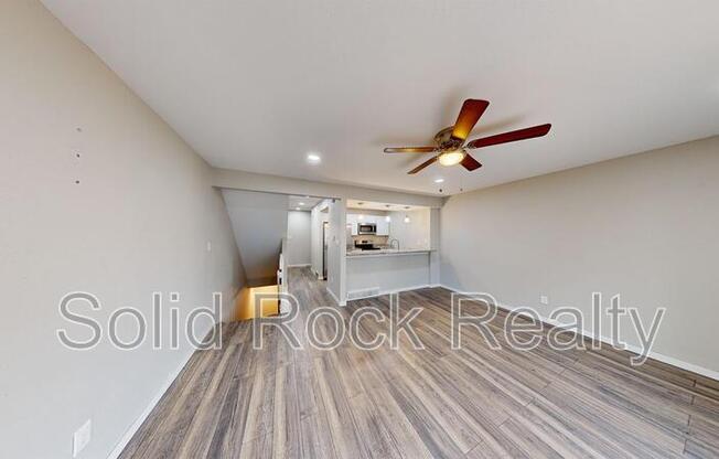 2331 LEXINGTON VLG LN