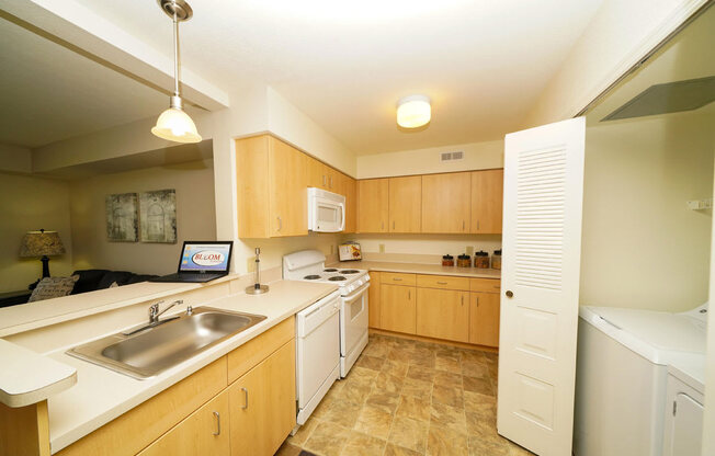 Well Equipped Kitchens at Limestone Creek Apartment Homes, Alabama, 35756