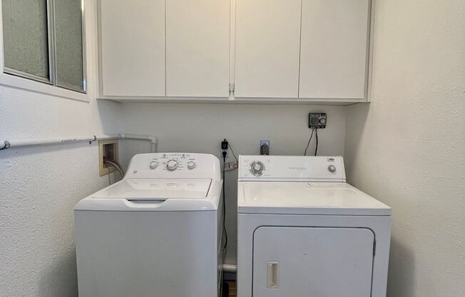 FREE DECEMBER RENT! 2.5 bedroom 1 bath home on 2 Acres with SOLAR in Shingle Springs !!!