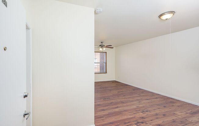 Studio, 1 bath, 400 sqft, $1,295, Unit C07
