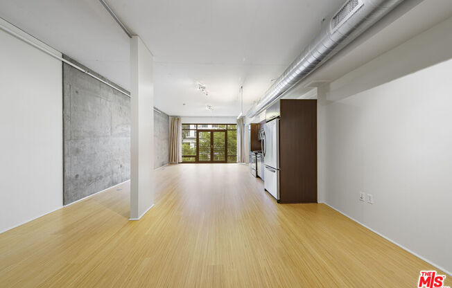 1 bed, 1 bath, 930 sqft, $2,800, Unit 513