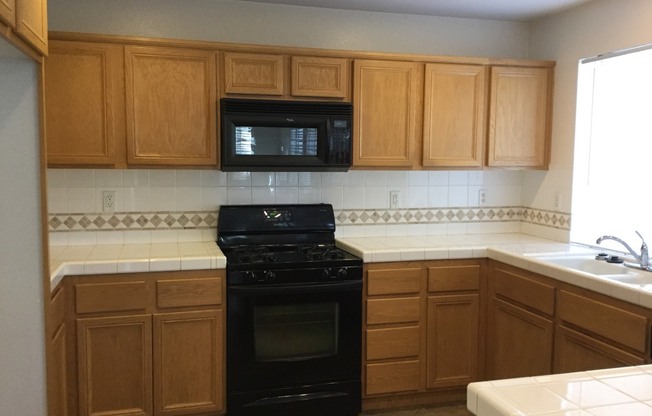 3 Bedroom 2 Bathroom Home in Corona