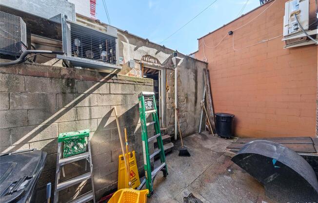 2909 BROADWAY